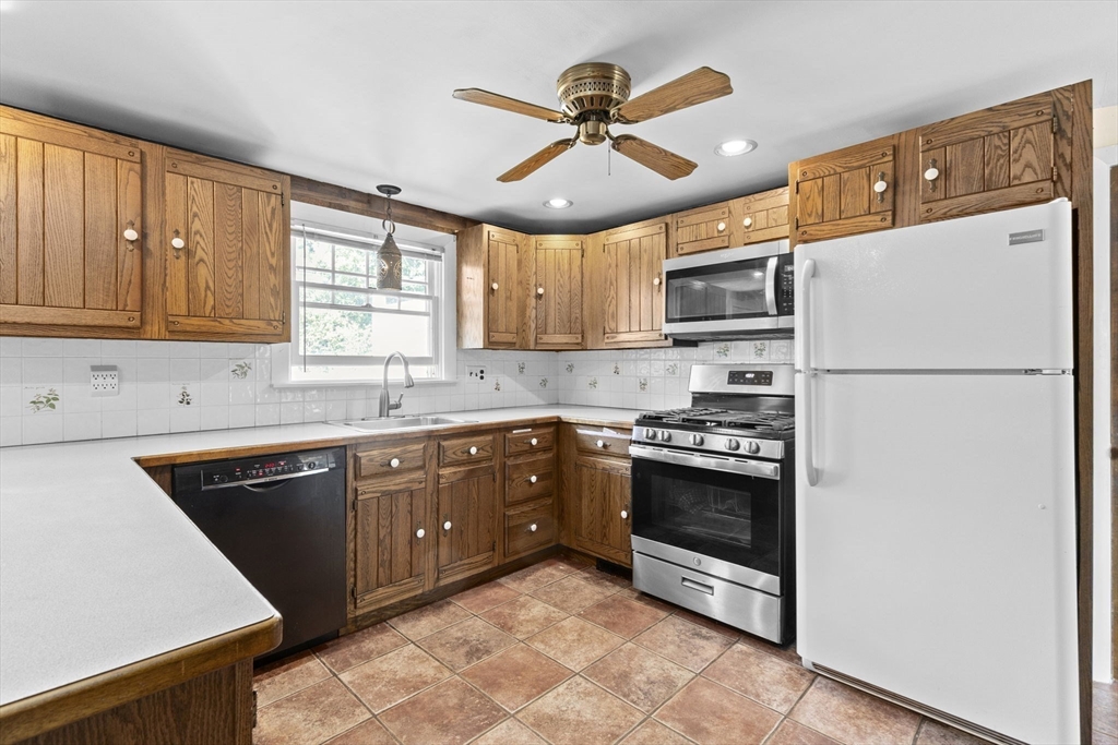 107 Tilden Rd Property Photo 10