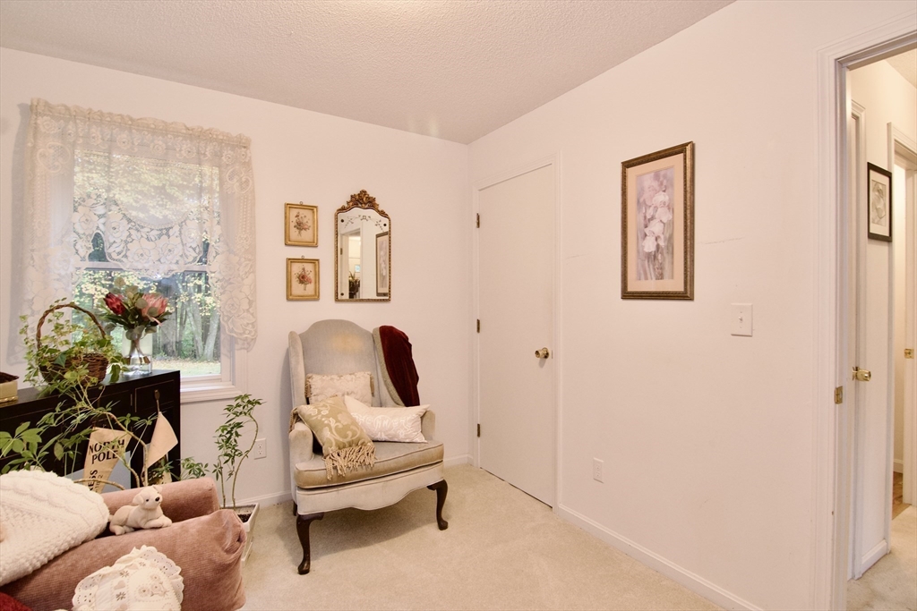 98 Fox Wood Dr Property Photo 28