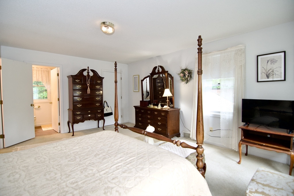 98 Fox Wood Dr Property Photo 32