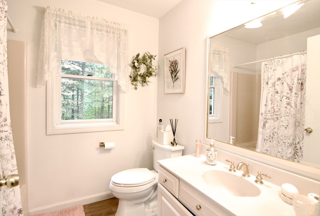 98 Fox Wood Dr Property Photo 38