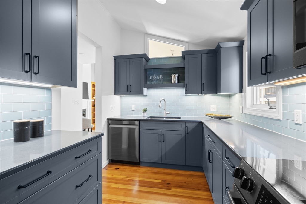 4 Centre St # 4 Property Photo 1