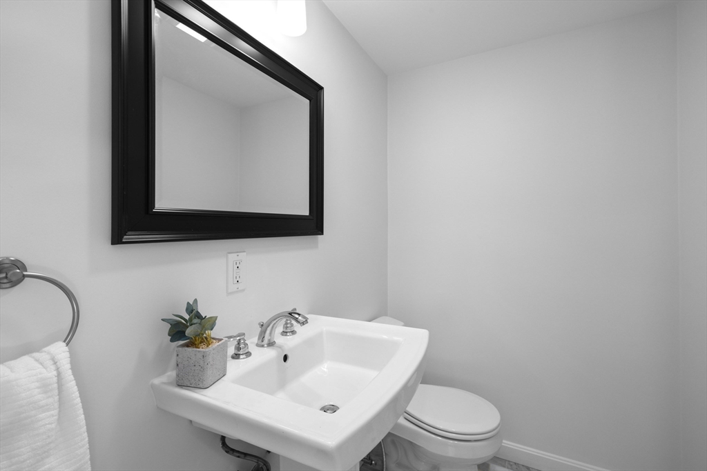 4 Centre St # 4 Property Photo 21