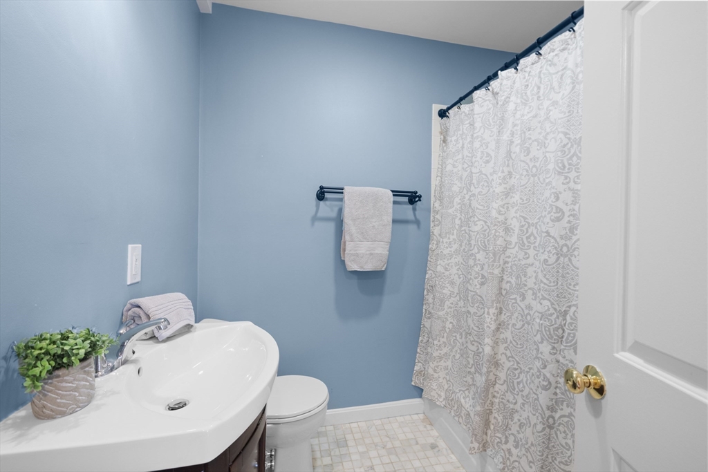 4 Centre St # 4 Property Photo 33