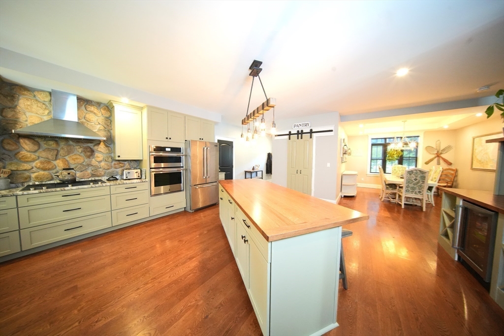 114 Country Club Way Property Photo 14