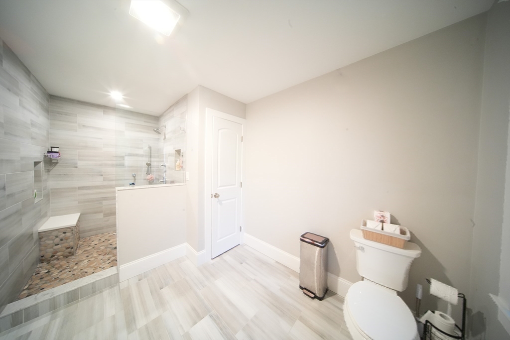 114 Country Club Way Property Photo 34