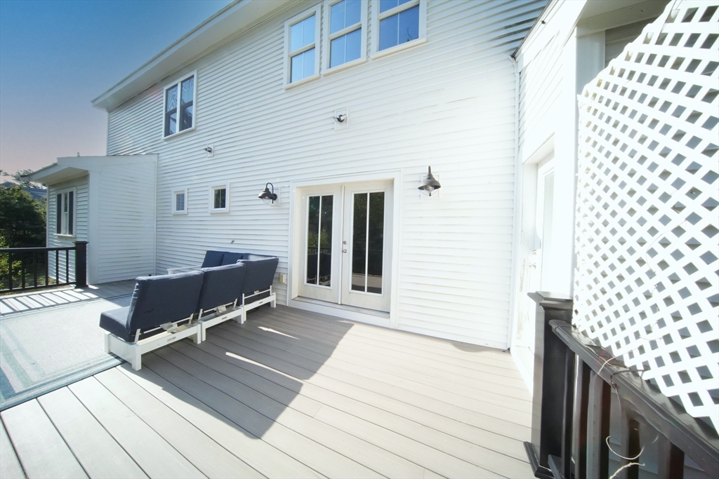 114 Country Club Way Property Photo 5