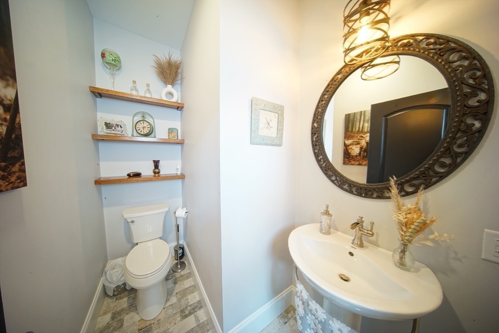 114 Country Club Way Property Photo 19