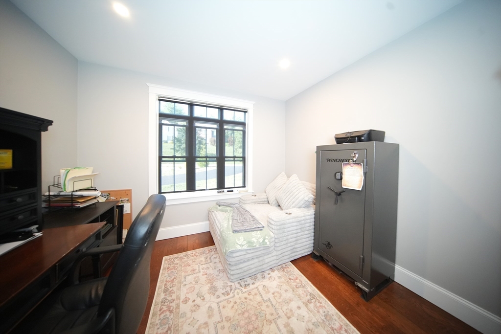 114 Country Club Way Property Photo 24