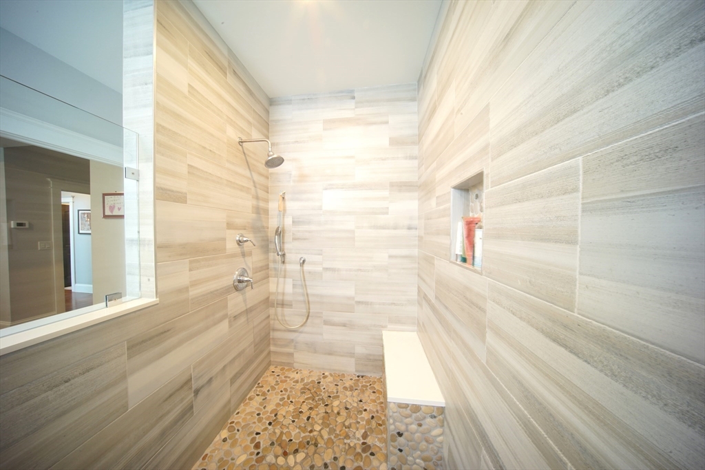114 Country Club Way Property Photo 29