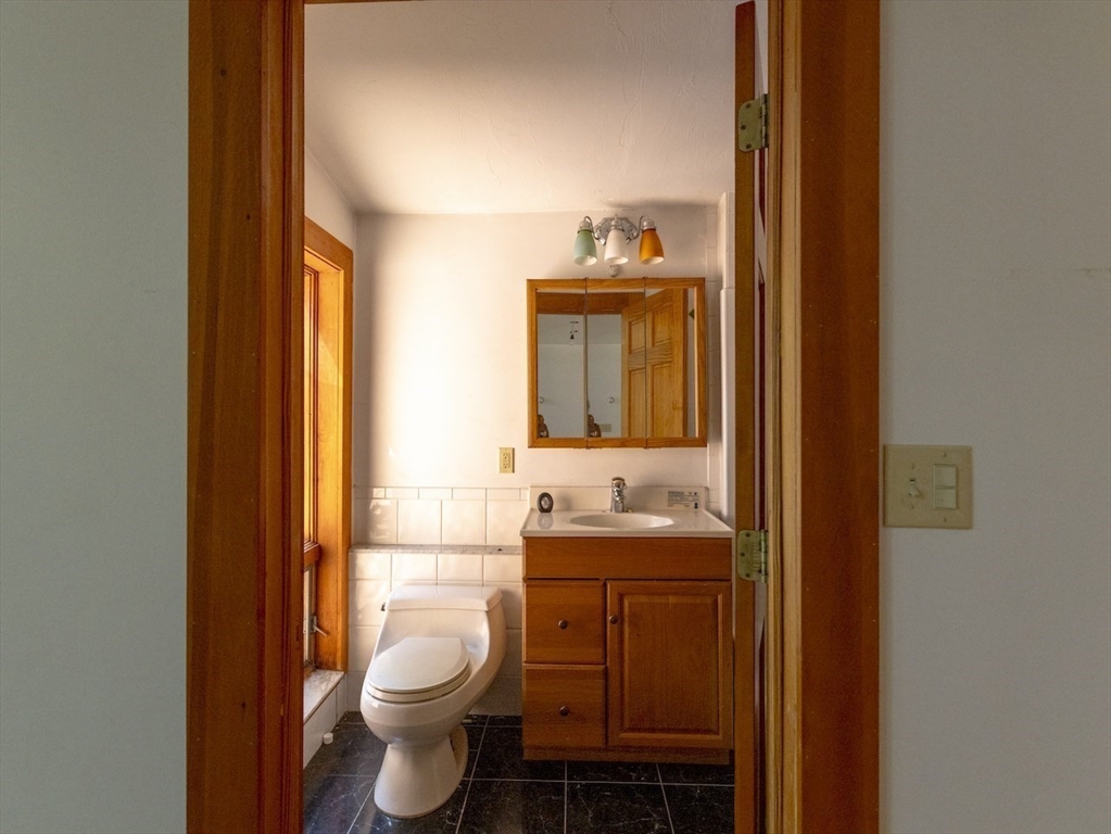 11 White Ave Property Photo 6
