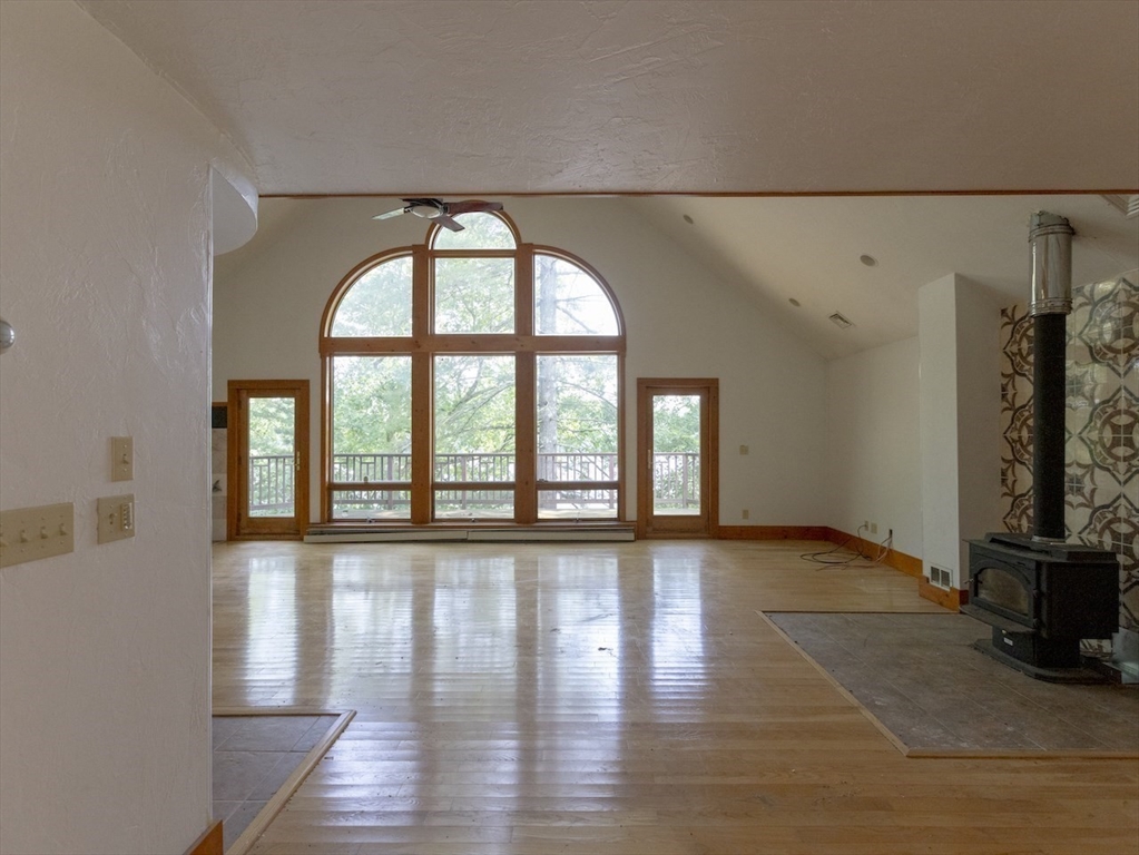 11 White Ave Property Photo 7