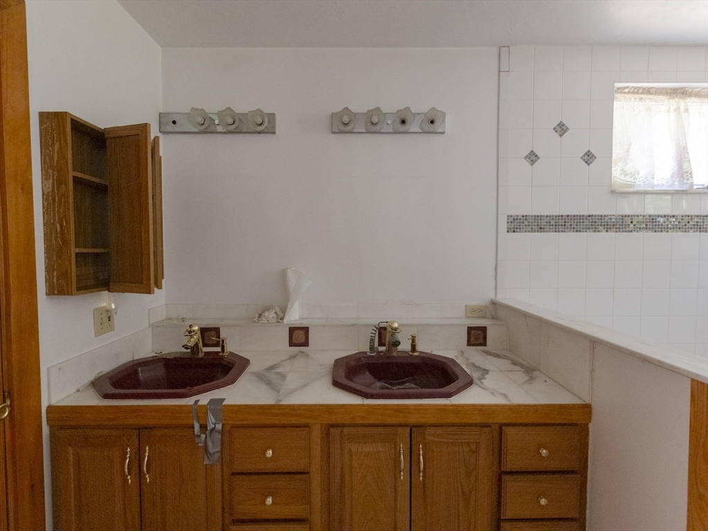 11 White Ave Property Photo 12