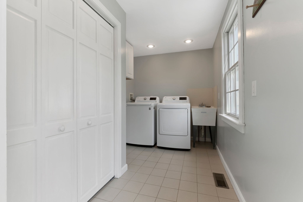 4 Kimball Rd Property Photo 2