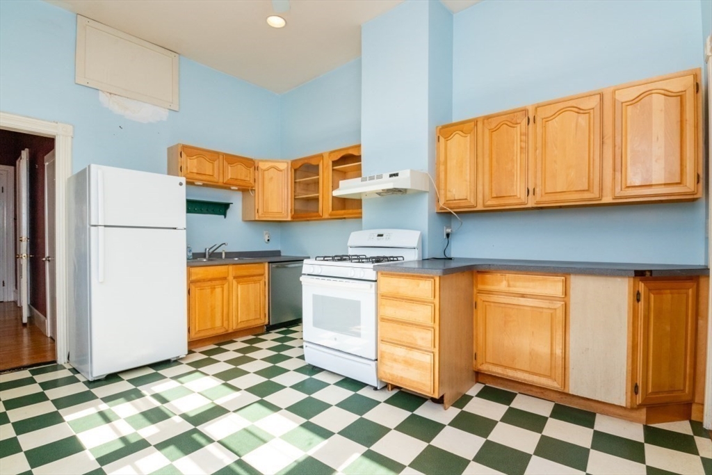 49 Elm Street Property Photo 23