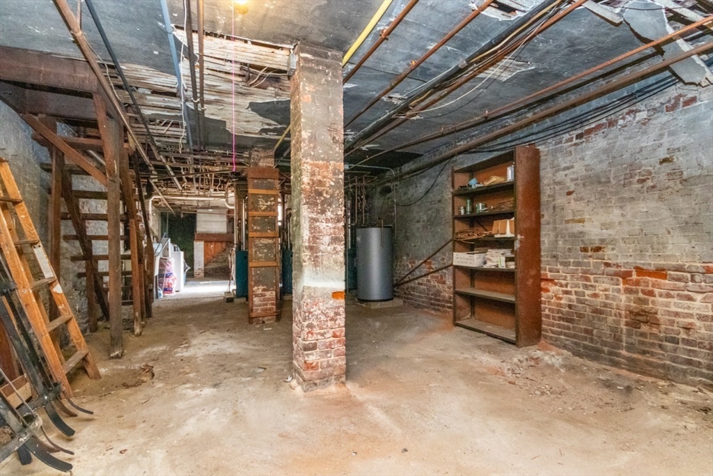 49 Elm Street Property Photo 35