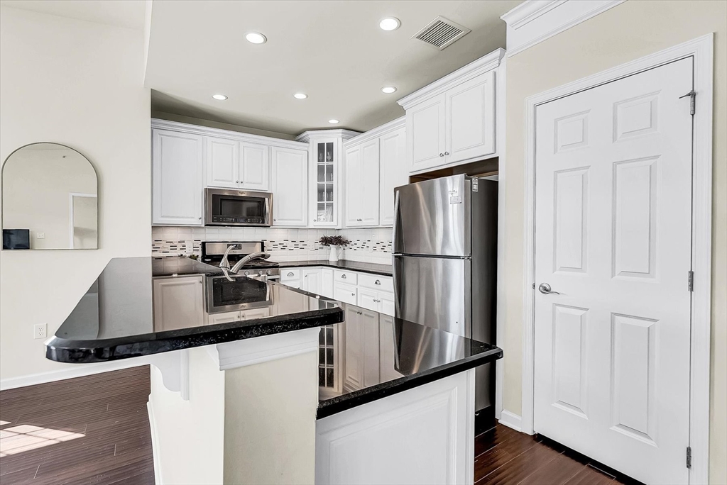 215 Deacon Shattuck Way # 215 Property Photo 8