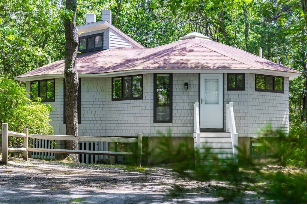 68 Pine Ave Property Photo 3