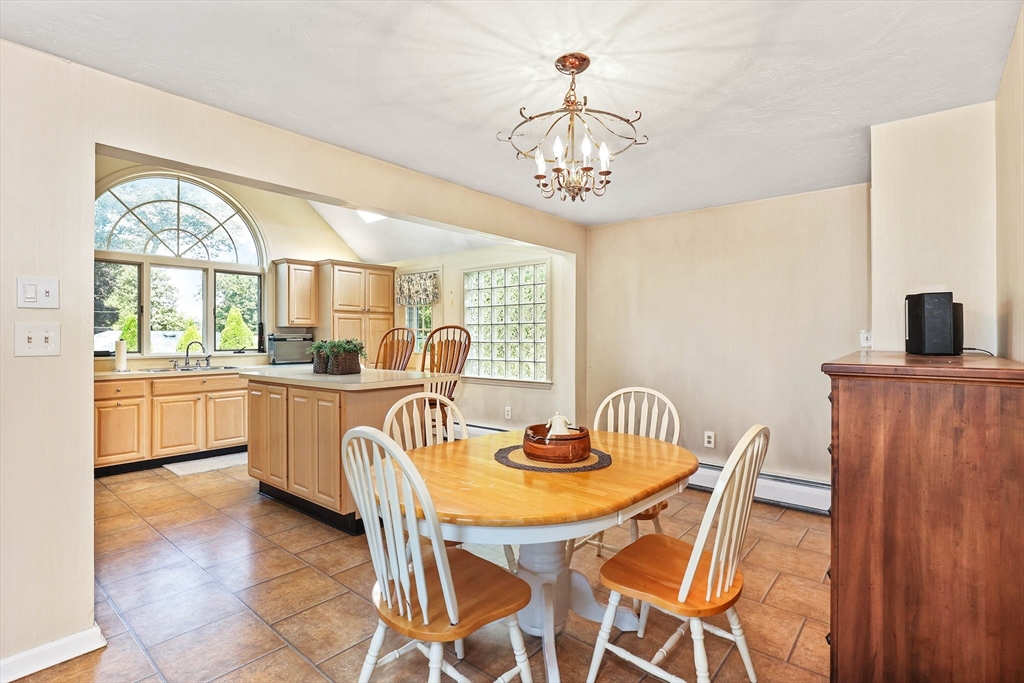 15 Oakwood Ave Property Photo 13