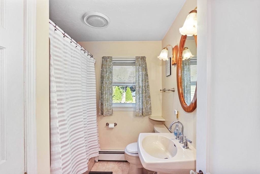 15 Oakwood Ave Property Photo 23