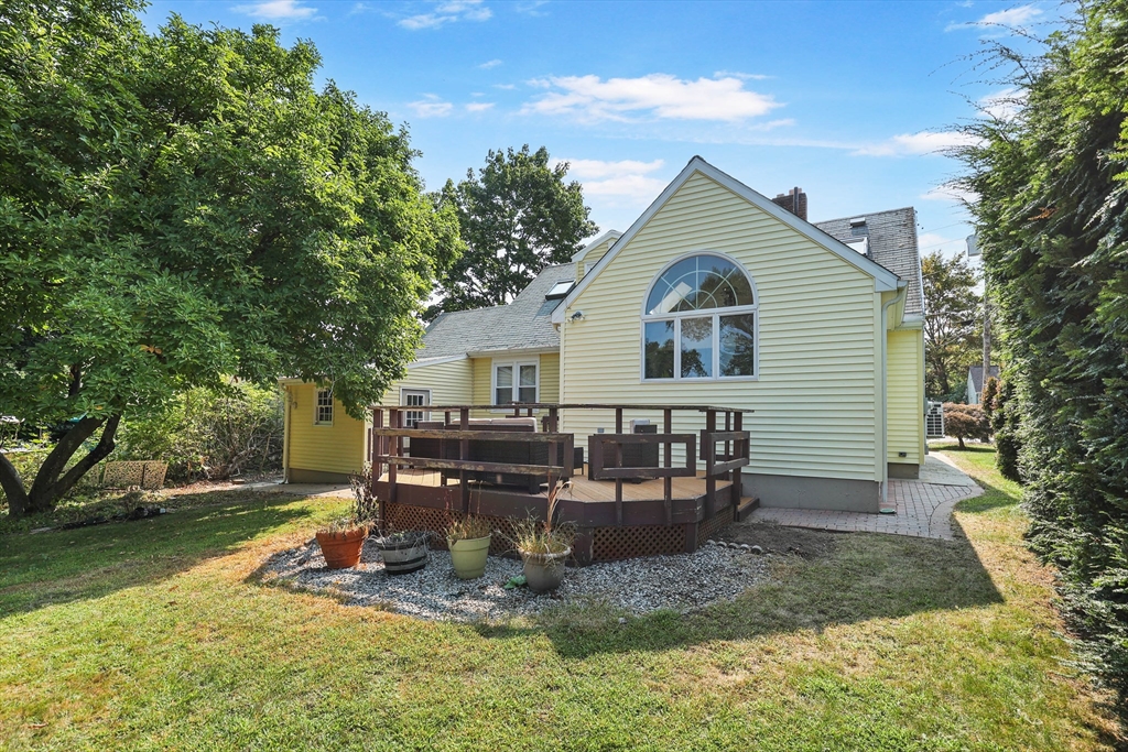 15 Oakwood Ave Property Photo 37