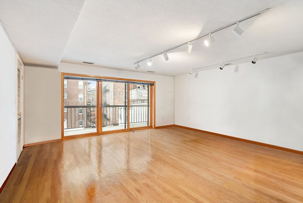 77 Salem St # 5b Property Photo 3
