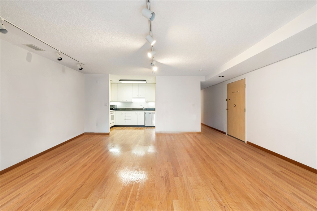 77 Salem St # 5b Property Photo 5