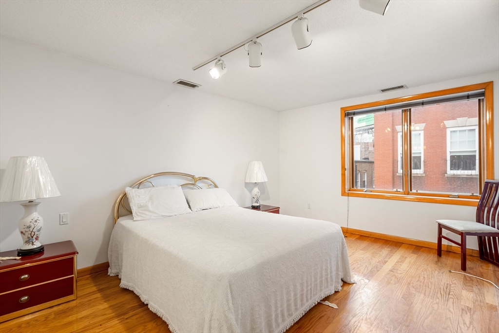 77 Salem St # 5b Property Photo 8