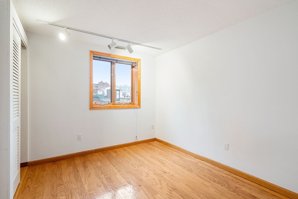 77 Salem St # 5b Property Photo 13