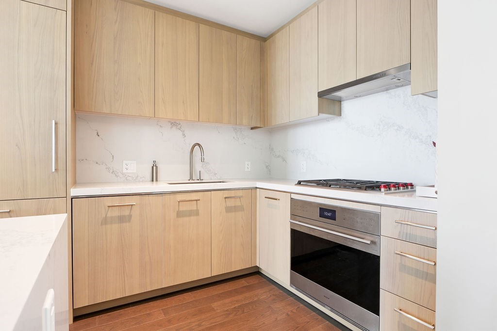 430 Stuart St # 25h Property Photo 9