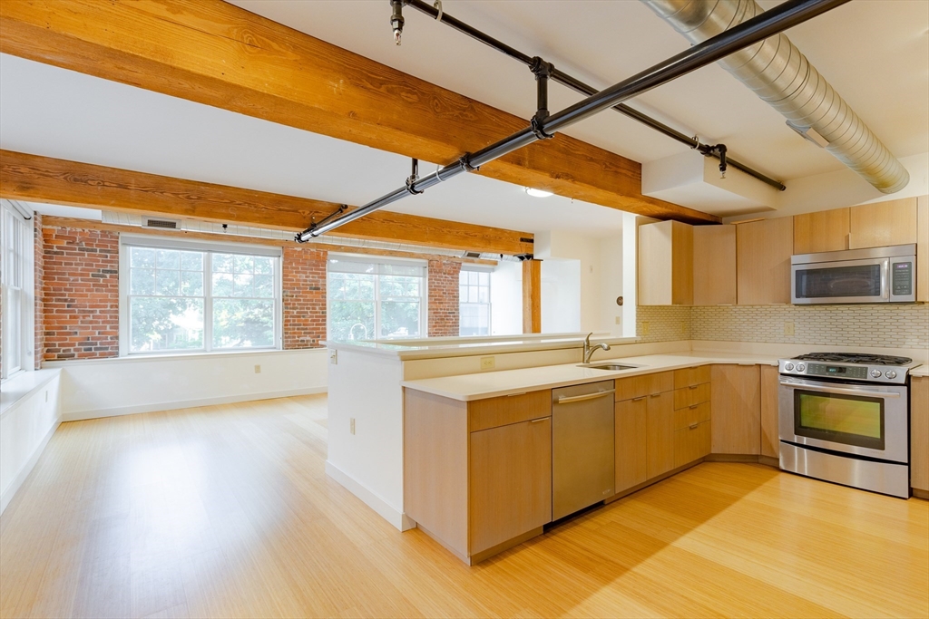 22 Cottage Park Ave # 7 Property Photo 1