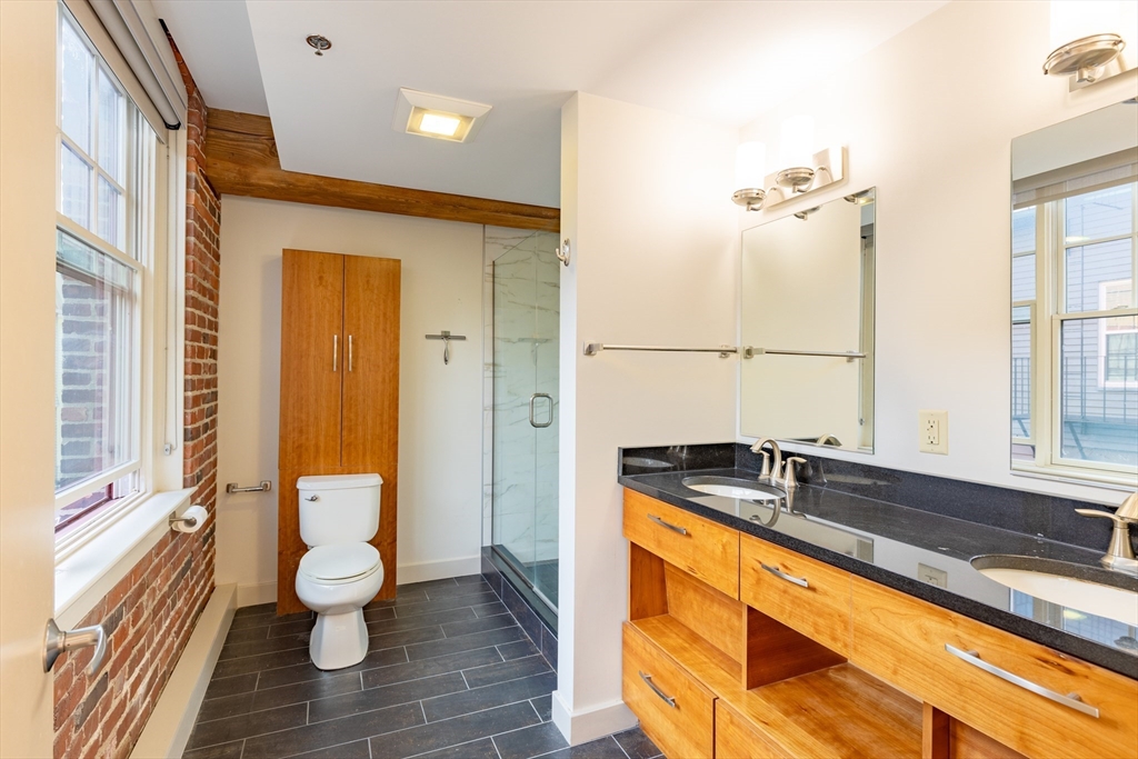 22 Cottage Park Ave # 7 Property Photo 10