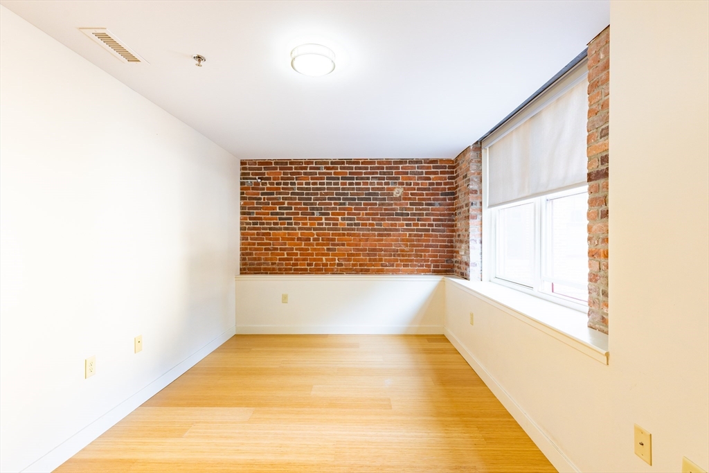 22 Cottage Park Ave # 7 Property Photo 16