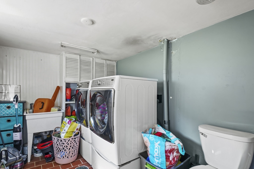 324 Hill Street Property Photo 17