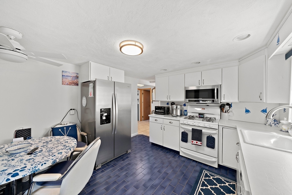 16 F St Property Photo 6