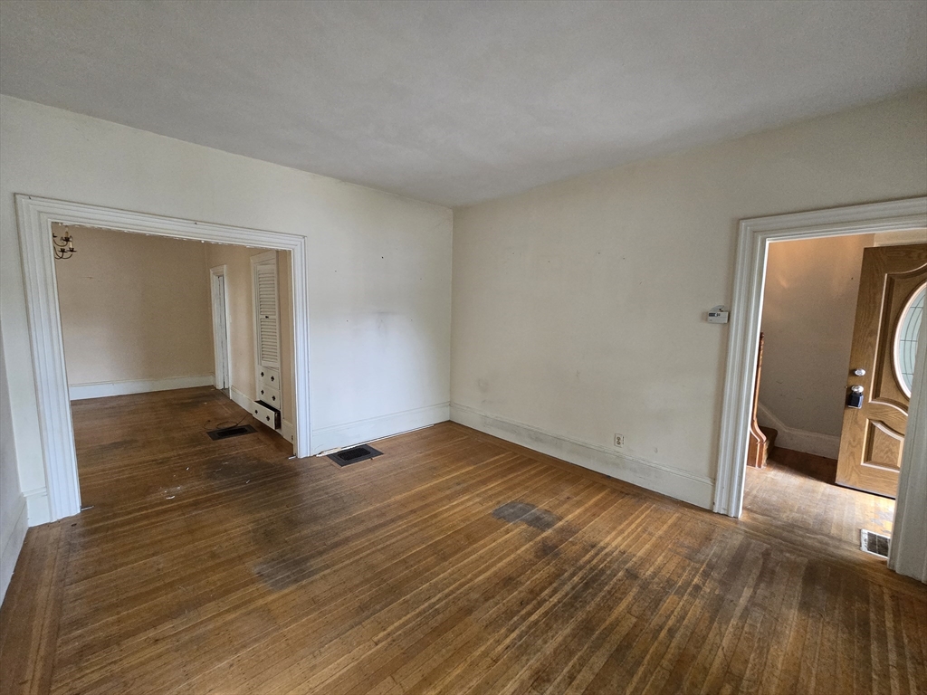 142 Granite St Property Photo 4