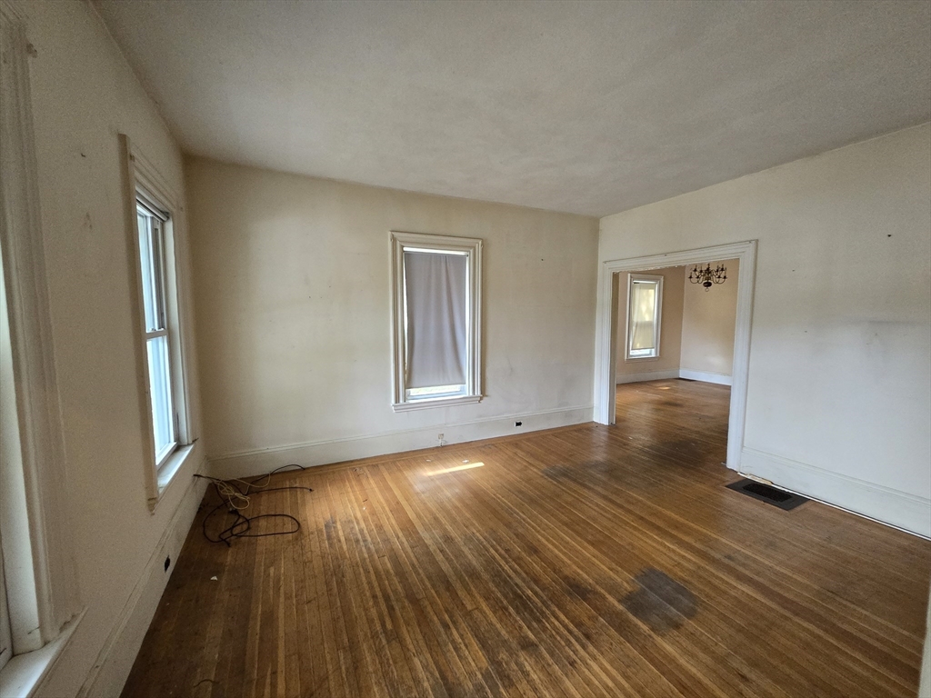 142 Granite St Property Photo 5