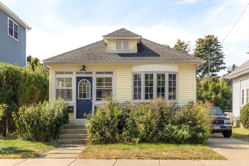 27 Charnwood Rd Property Photo 1