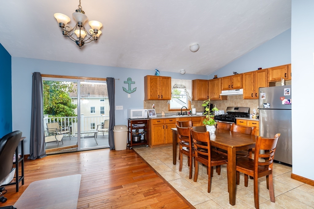 28 Price Pl Property Photo 3