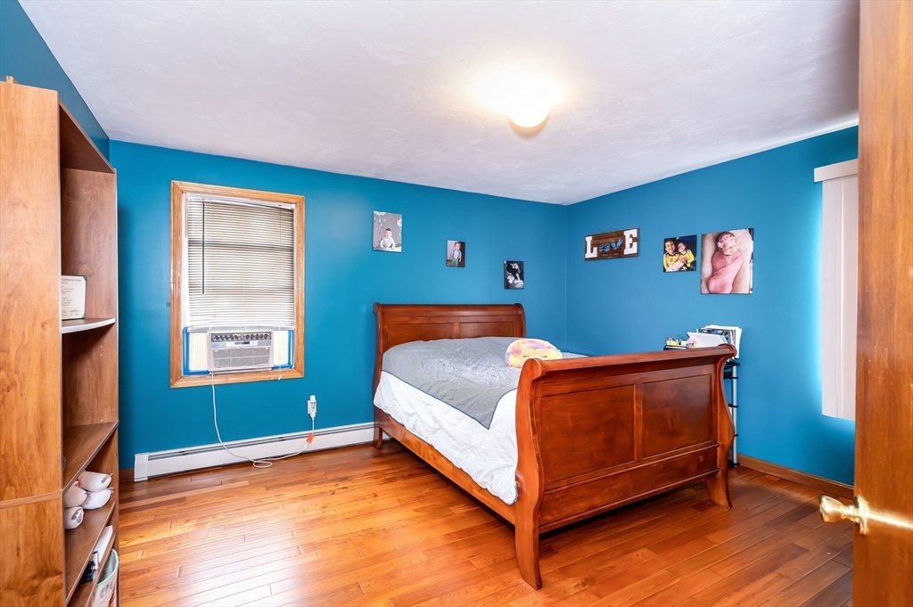 28 Price Pl Property Photo 6