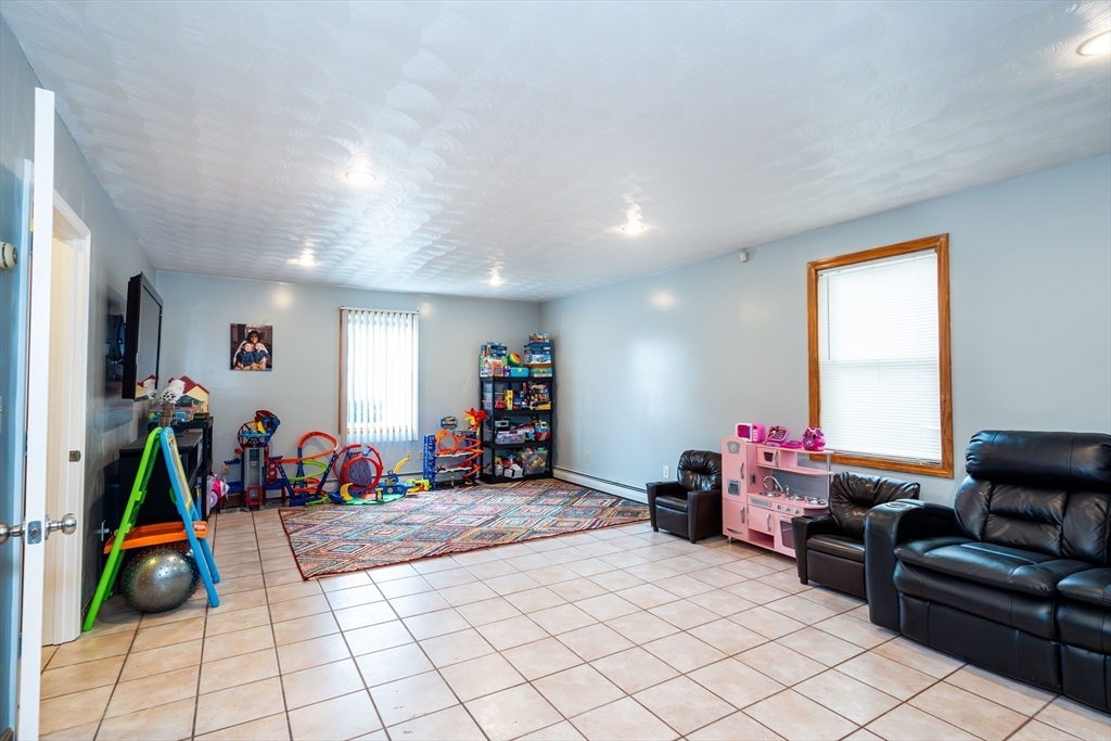 28 Price Pl Property Photo 13