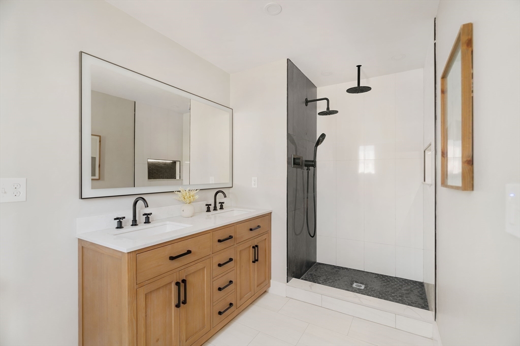 39 Hancock St # 2 Property Photo 13