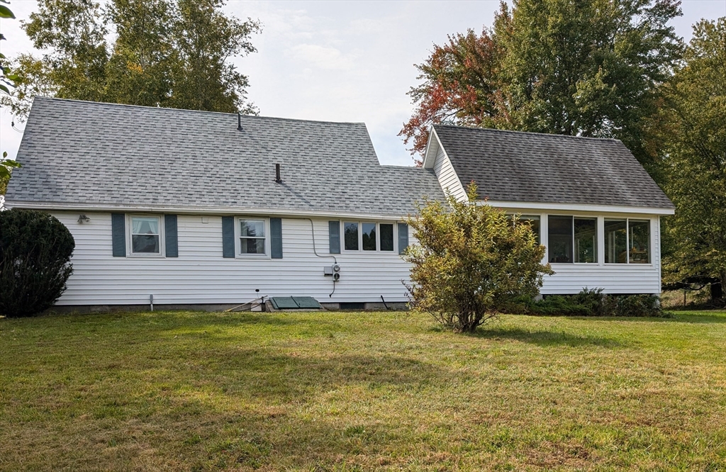 504 Lampblack Rd Property Photo 4