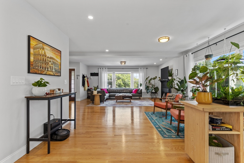 400 Winthrop St Property Photo 8
