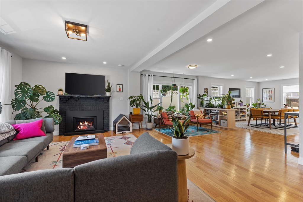 400 Winthrop St Property Photo 12
