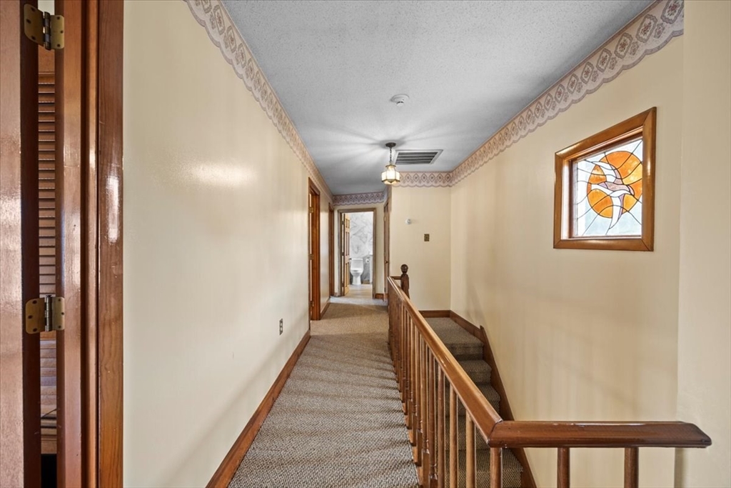 370 Forest Ave Property Photo 19