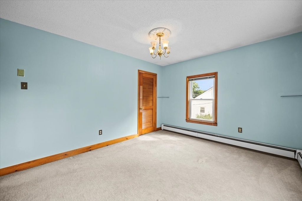 370 Forest Ave Property Photo 25
