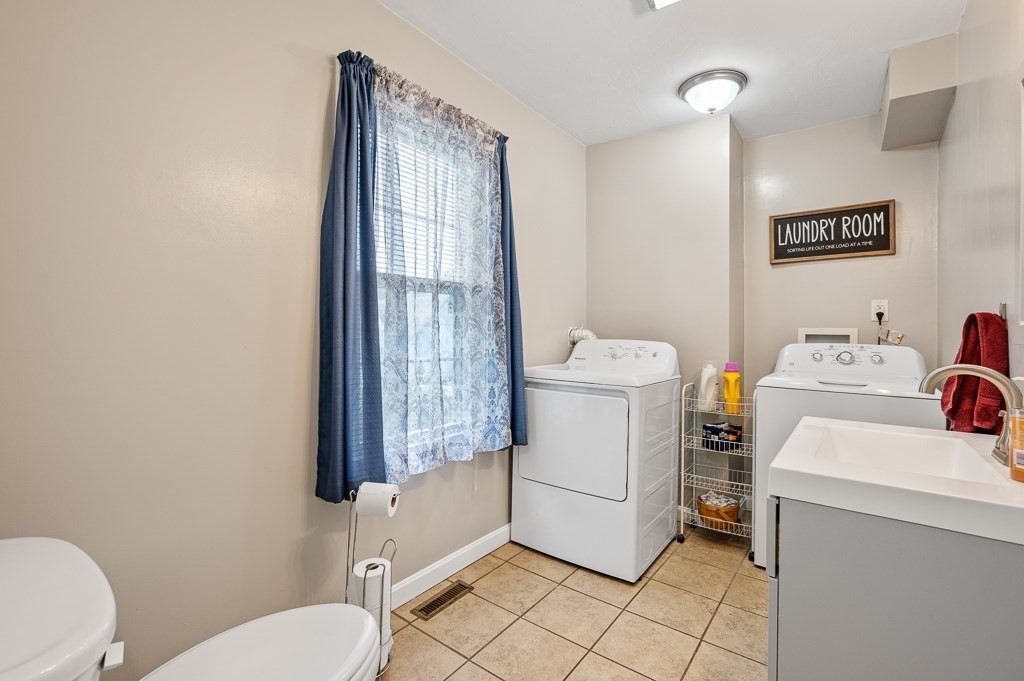 26 Maple St # 26 Property Photo 10