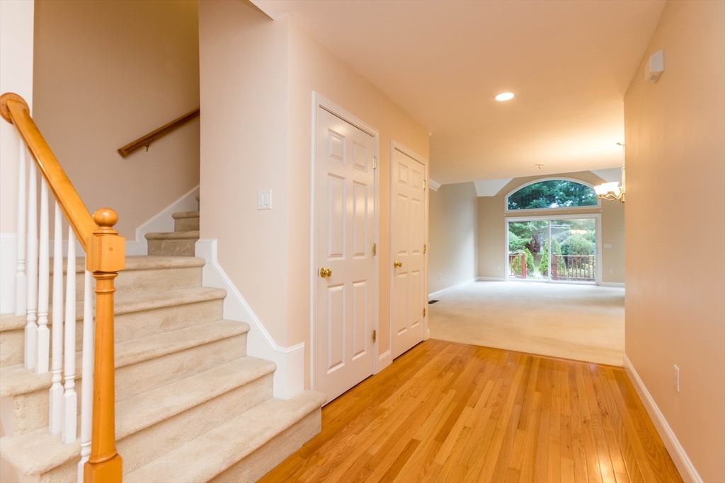 1 Applewood Ct # 1 Property Photo 6