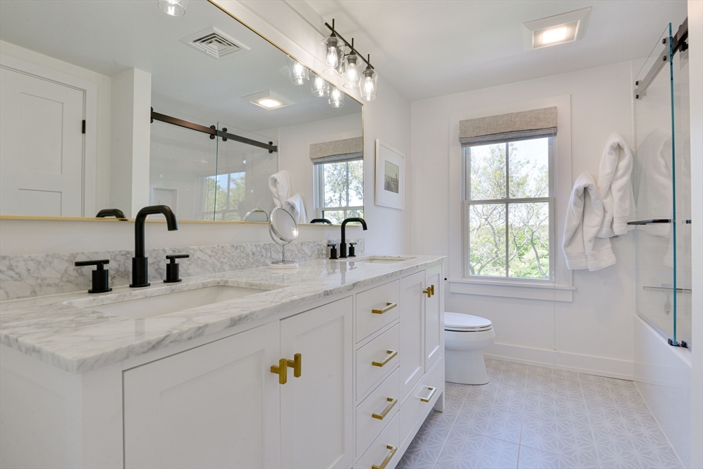 8 Burnt Swamp Lane Property Photo 11