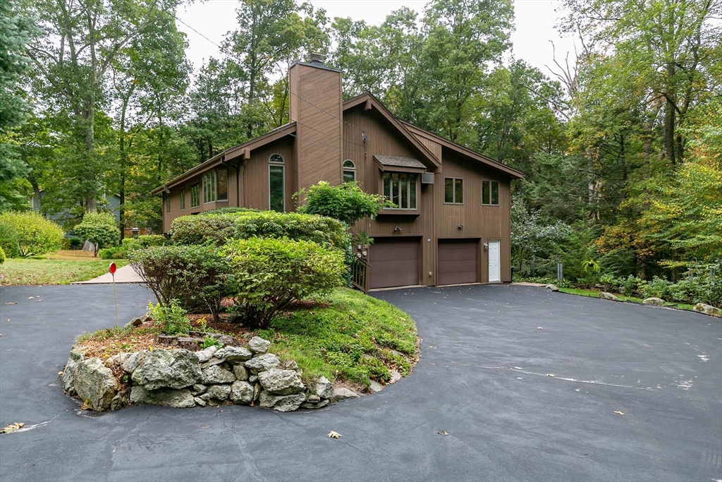 101 Brentwood Dr Property Photo 1